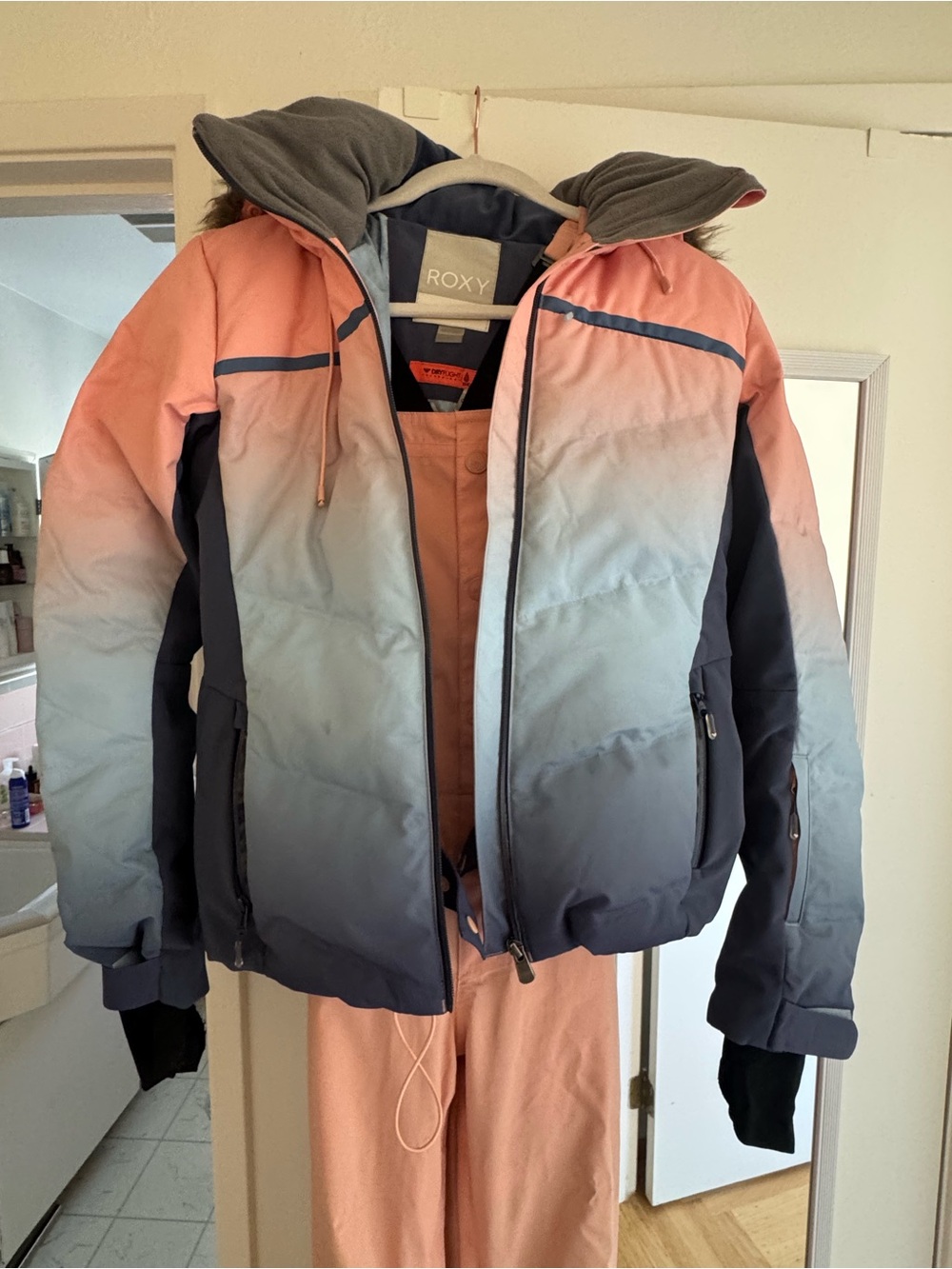 Roxy Ombre Ski Jacket, Bib, & Gloves